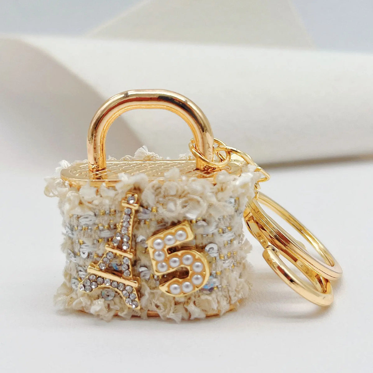 Luxury CC Eiffel Tower Car Key Chains Women Bag Handbag Pendants Plush Keychain Gift Jewelry