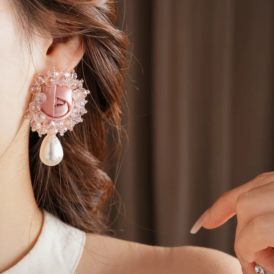 Flower Water Drop Pearl Earrings for Women 2025 French Retro Sweet Drop Earring High-end Fashion Luxury Designer Jewelry