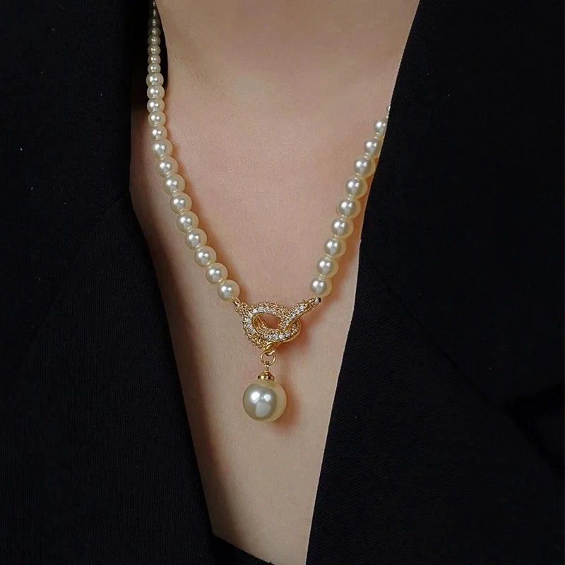 2026 French Sparkling Rice Pearl Necklace Crystal Faux Pearl Pendant Choker Elegant Women's Collarbone Chain Wife Gift