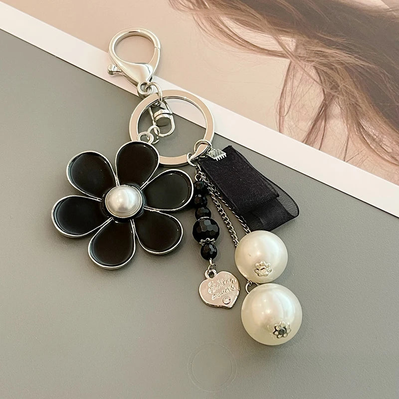 EASYA 2026 Fashion Black Sunflower Pearl Luxury Keychain Chain Car Keychain Party Gifts for Guests