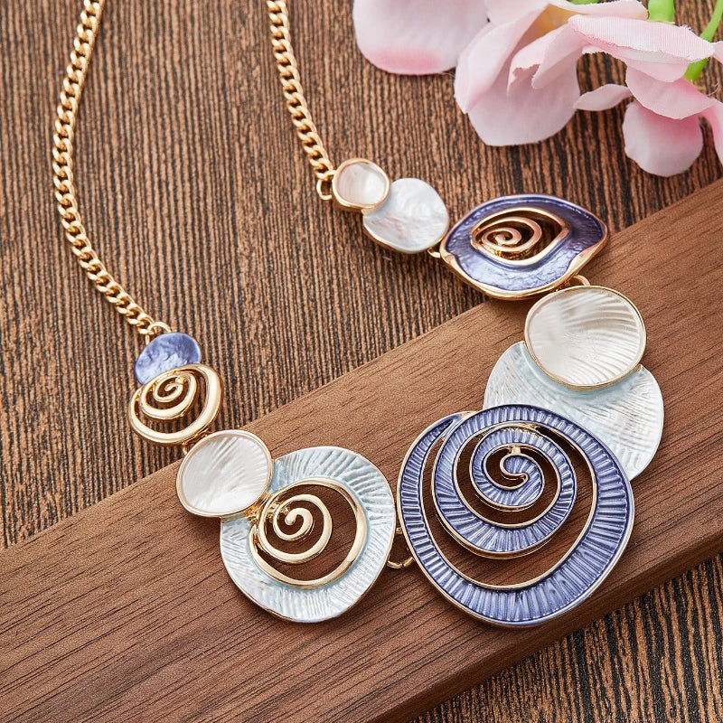 Vintage Painting Oil Hollow Necklace Fashionable Versatile Women's Conch Neck Chain Necklace Elegant Jewelry Necklace for Women