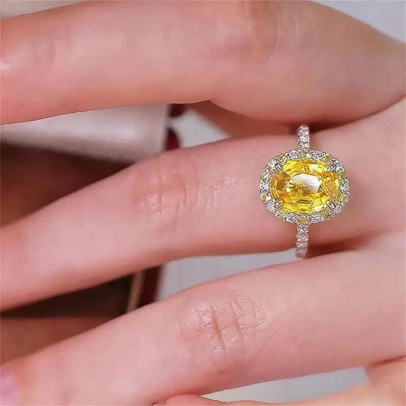 Huitan Versatile Women Gold Color Ring Charming Party Wedding Inlaid Shiny Yellow CZ Bridal Accessories Trendy Lady Jewelry Gift