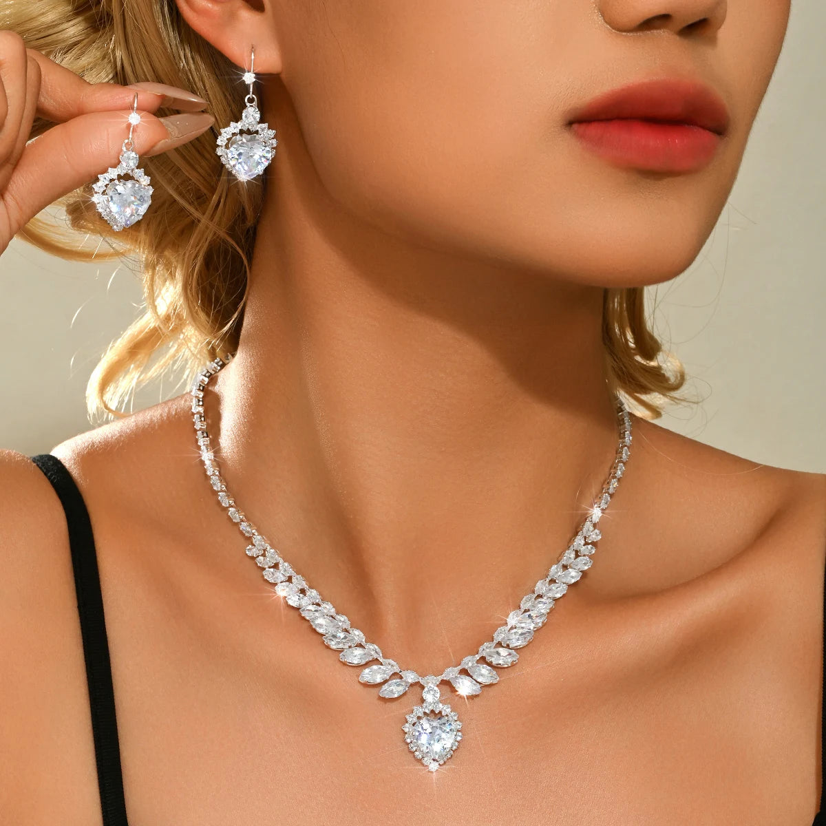 Cross Border Luxury Fashion Leaf Love Zircon Necklace Earring Set, Trendy and High-End Versatile Necklace Set with Accessories