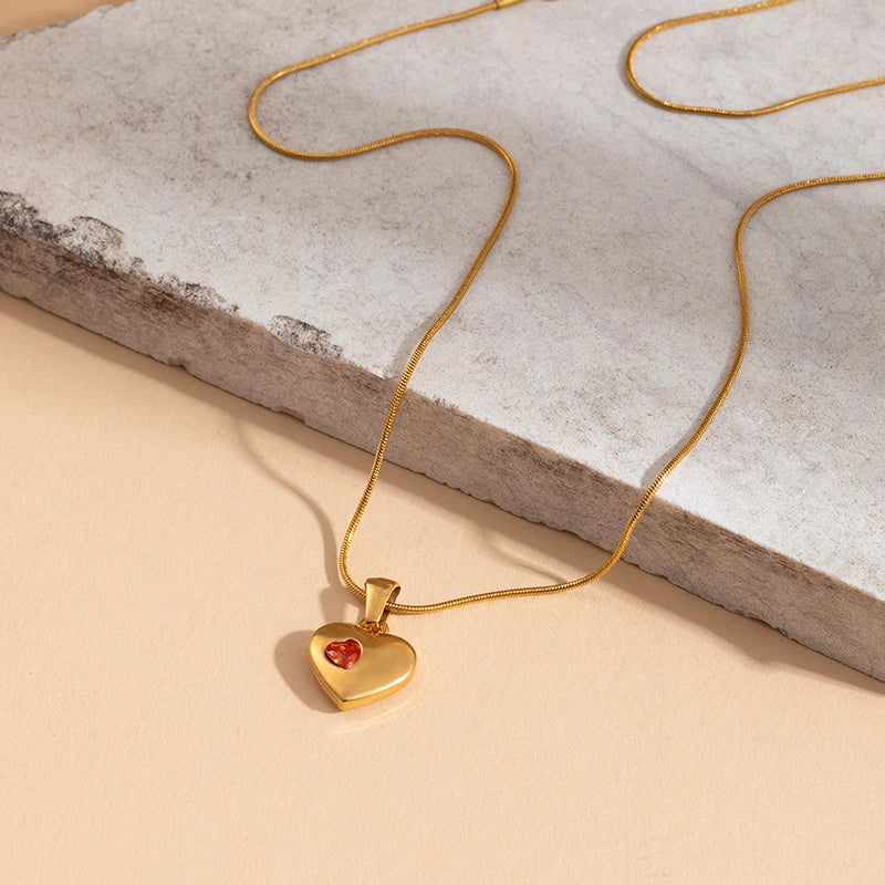 ANENJERY 316L Stainless Steel Heart Inlad Zircon Pendant Necklace For Women Simple Temperament Fashion Jewelry Gifts Wholesale