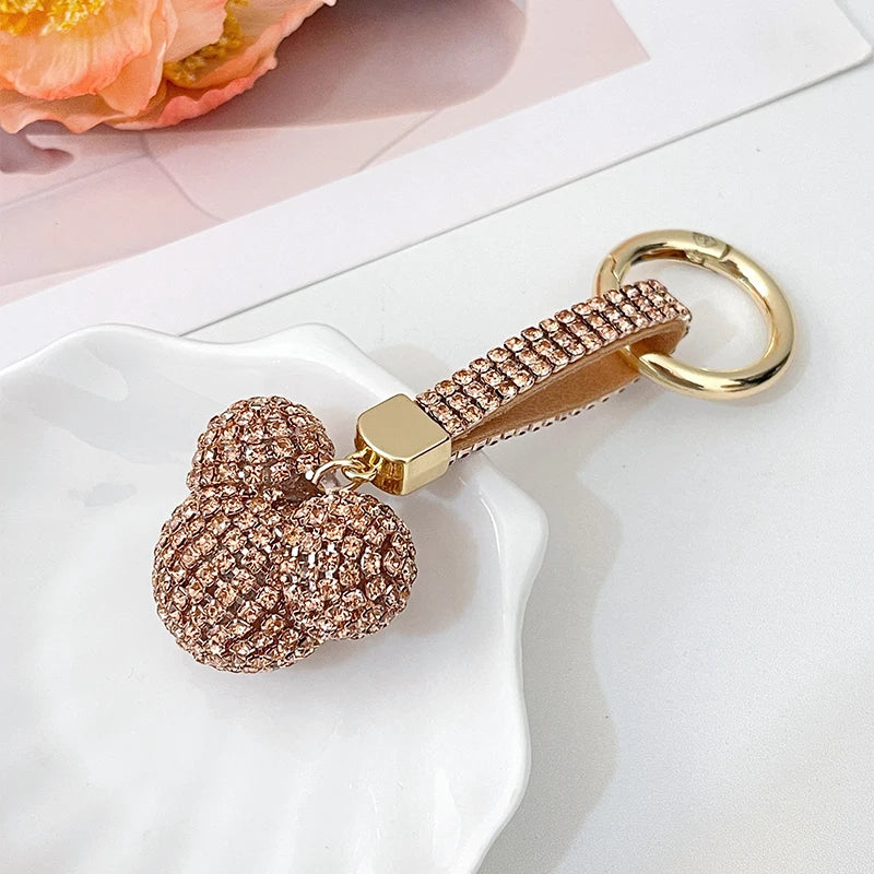 Full Crystals Anime Cartoon Keychain Wommen Bag Key Ring Hearts Bulldog Bears Souvenirs Gifts Брелоки