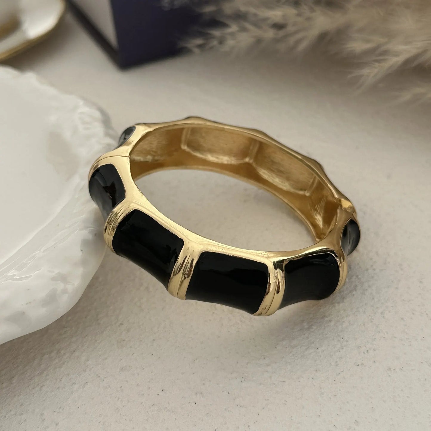 KMVEXO Black Imitation Enamel Shape Round Metal Wide Bangles for Women Geometric Irregular Spring Bracelet Pulseras Jewelry