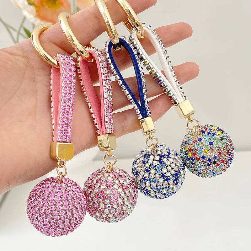 Full Crystals Anime Cartoon Keychain Wommen Bag Key Ring Hearts Bulldog Bears Souvenirs Gifts Брелоки