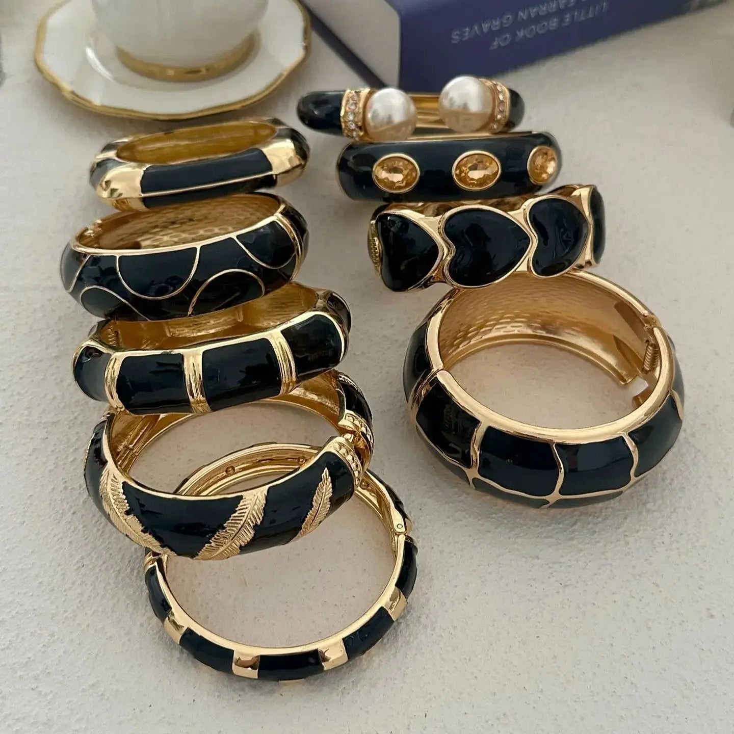 KMVEXO Black Imitation Enamel Shape Round Metal Wide Bangles for Women Geometric Irregular Spring Bracelet Pulseras Jewelry