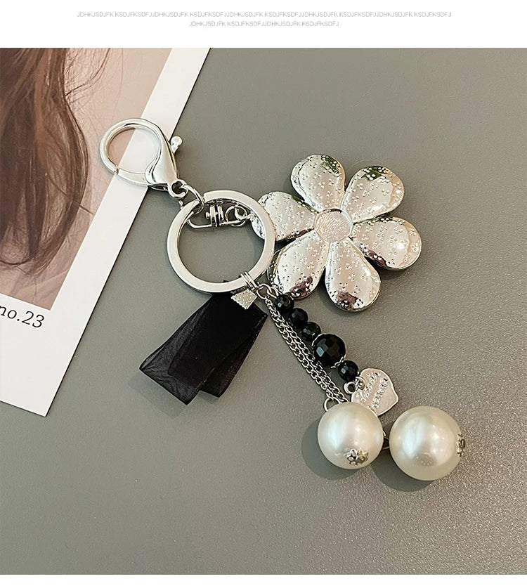 EASYA 2026 Fashion Black Sunflower Pearl Luxury Keychain Chain Car Keychain Party Gifts for Guests