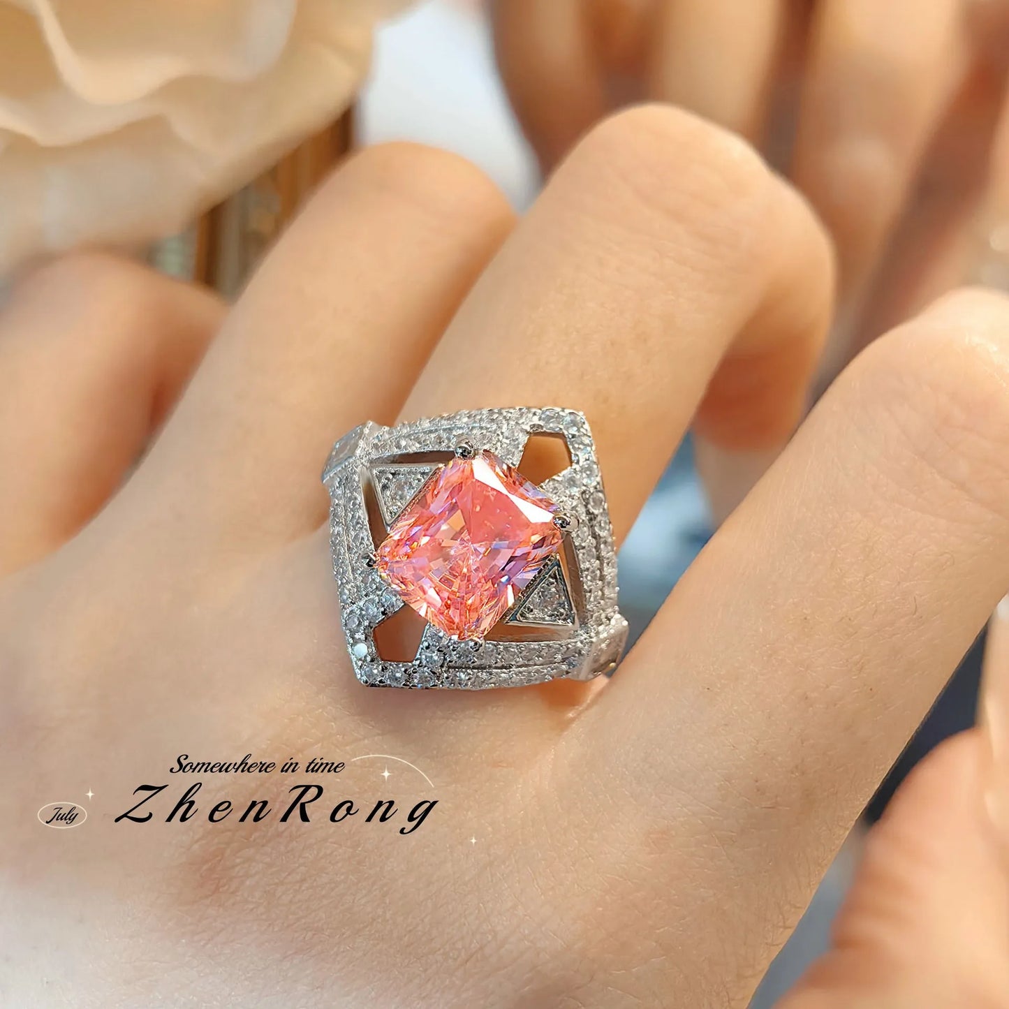 925 Silver Fashion Inlaid Zircon Engagement Ring Pink Crystal Women Shiny Zircon Jewelry Geometry Pink Women's Ring