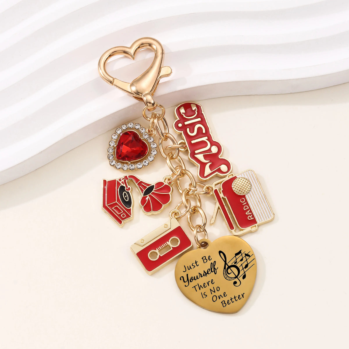 1pc Pretty Red Cartoon Heart Tape Phonograph Music Oil Dripping Keychain Musical Series Handbag Charms Key Ring Gift for Friends