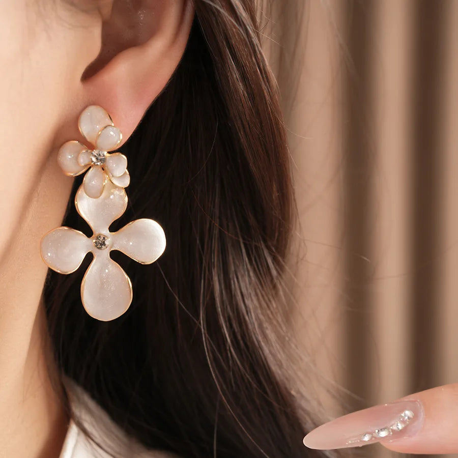 Double Layered Smudging Enamel Flower Drop Earrings for Women Vintage Shiny Rhinestones Dangle Earring Dating Party Jewelry N