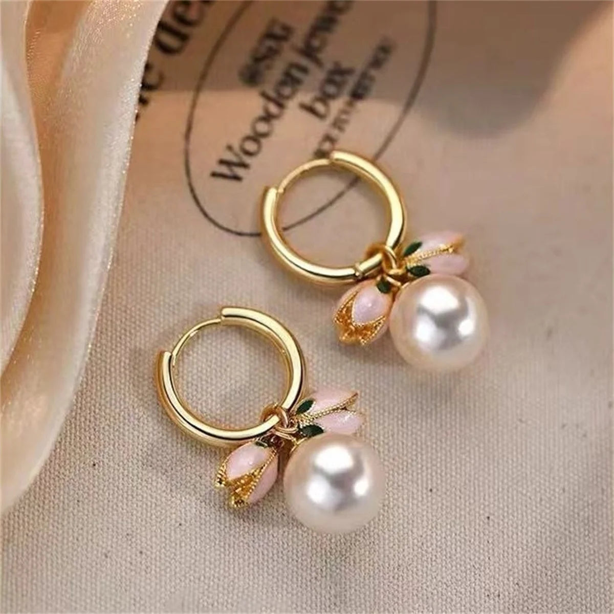 Small Flower Luxury Charm Female Round White Pearl Stud Earrings Rose Gold Color Wedding Jewelry For Women