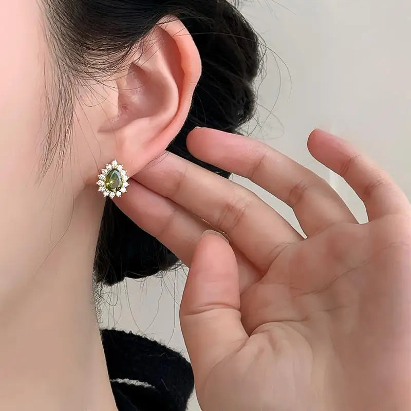 Huitan Minialist Pear Shaped Women Stud Earrings Inlaid Bright CZ Elegant Accessories for Wedding Party Versatile Lady Jewelry