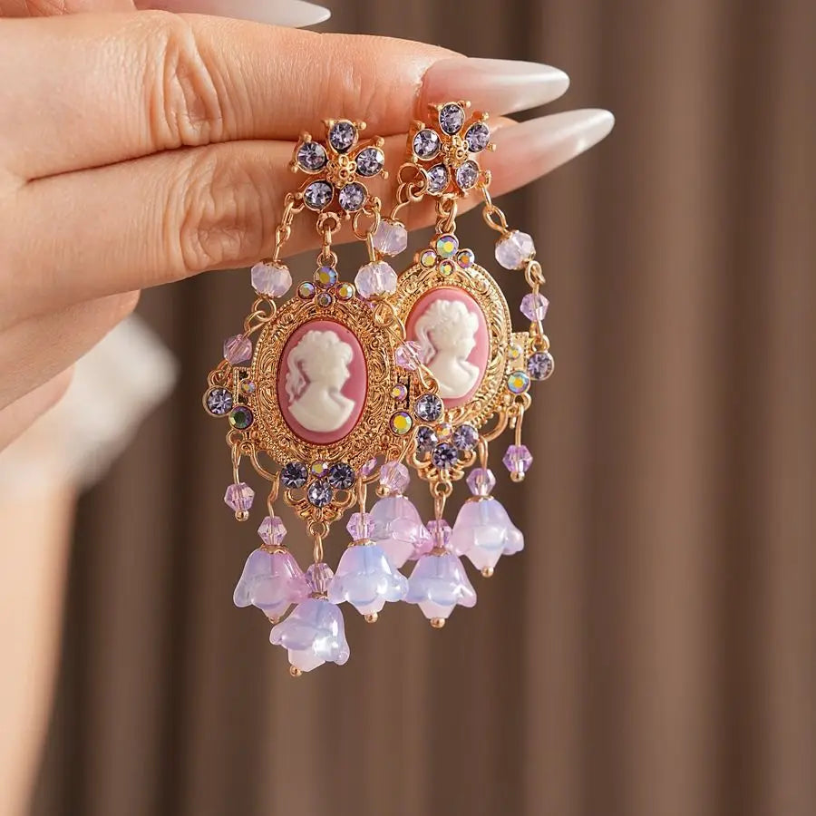 Vintage Palace Style Pendant Earrings, Floral Portrait Tassel Earrings, Light Luxury High-End Earrings, Vacation Earrings