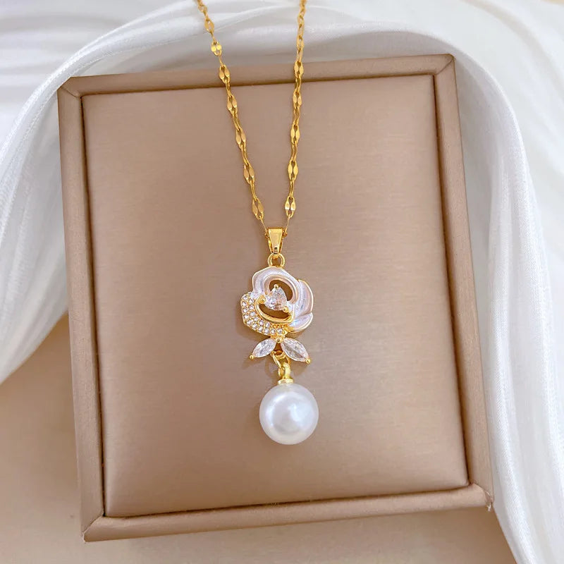 Romantic Shell Flower Pendant Necklace with Imitation Pearl Luxury Trendy Wedding Accessories Gift Aesthetic Jewelry for Women