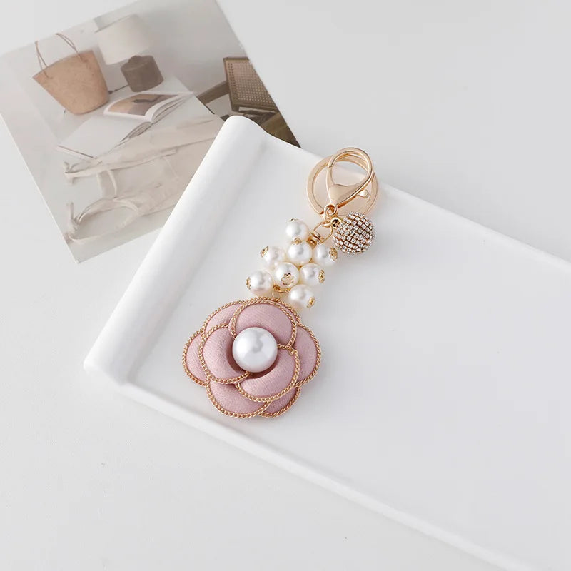 Boutique French Fragrant Breeze Pearl Perfume Chain Camellia Flower Keychain Car Key Bag Charm Women Girl Keyring Gift Jewelry