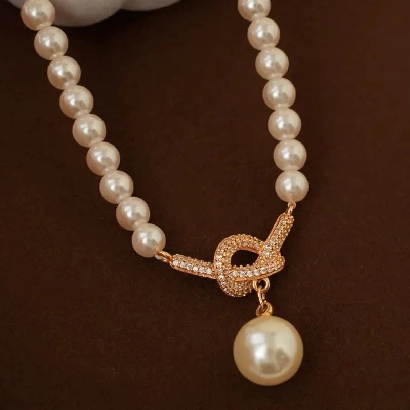 2026 French Sparkling Rice Pearl Necklace Crystal Faux Pearl Pendant Choker Elegant Women's Collarbone Chain Wife Gift