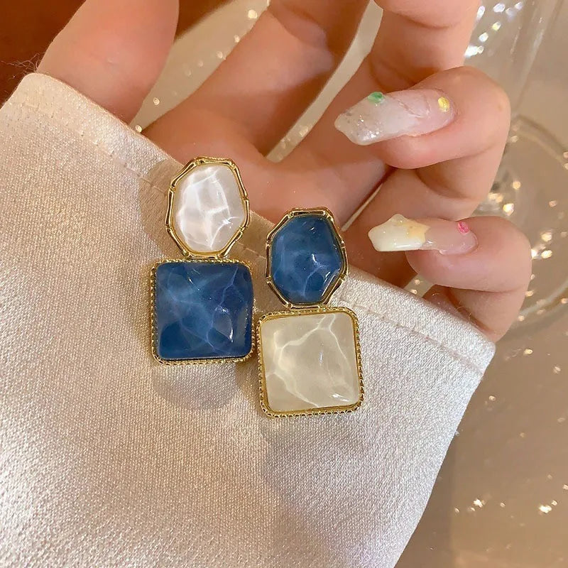 Fashion Asymmetric Blue Square  Drop Earrings For Women Rhinestone Water Ripple Charms Pendant Earrings Designed Jewelry Gifts