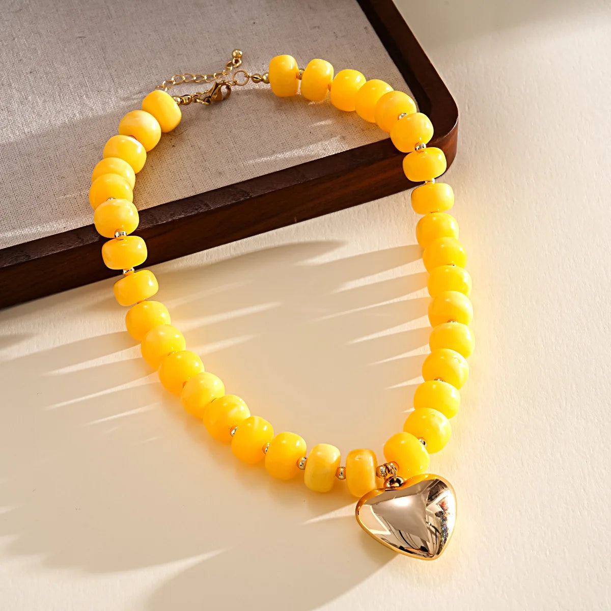 KMVEXO Bohemia Colorful Resin Beaded Heart Pendant Acrylic Necklaces for Women Aesthetic Y2K Fashion Choker Necklace Jewelry ﻿
