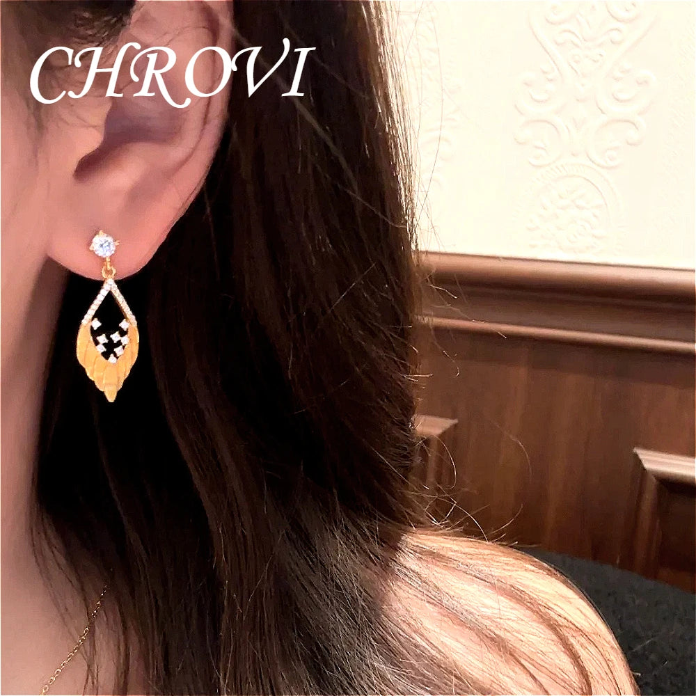 Retro handmade golden feather pendant necklace, high-end sheen feather wings with diamond fringes, earrings, pendant for women