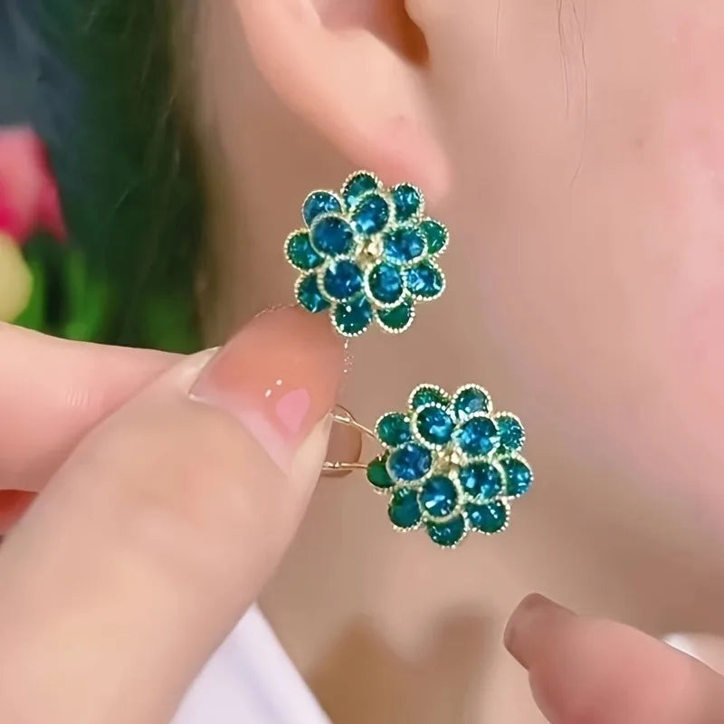 1pair New Unique Design Green Crystal Flower Ear Clips for Women Fashion Elegant Female Daily Wear Trendy Jewelry Birthday Gifts