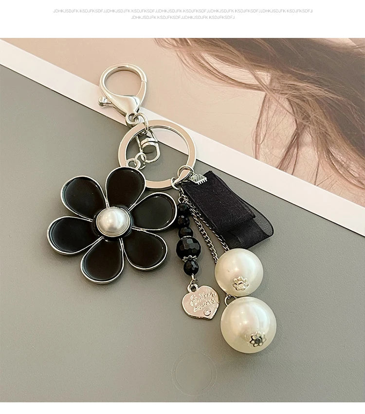 EASYA 2026 Fashion Black Sunflower Pearl Luxury Keychain Chain Car Keychain Party Gifts for Guests