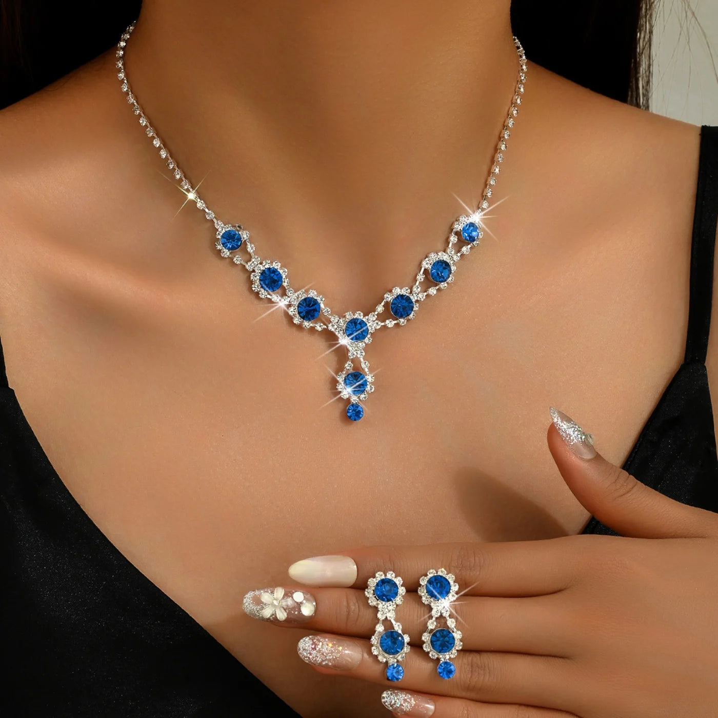 Simple and luxurious full diamond flower necklace, earring accessories suitable for commuting, dating, wedding scenes