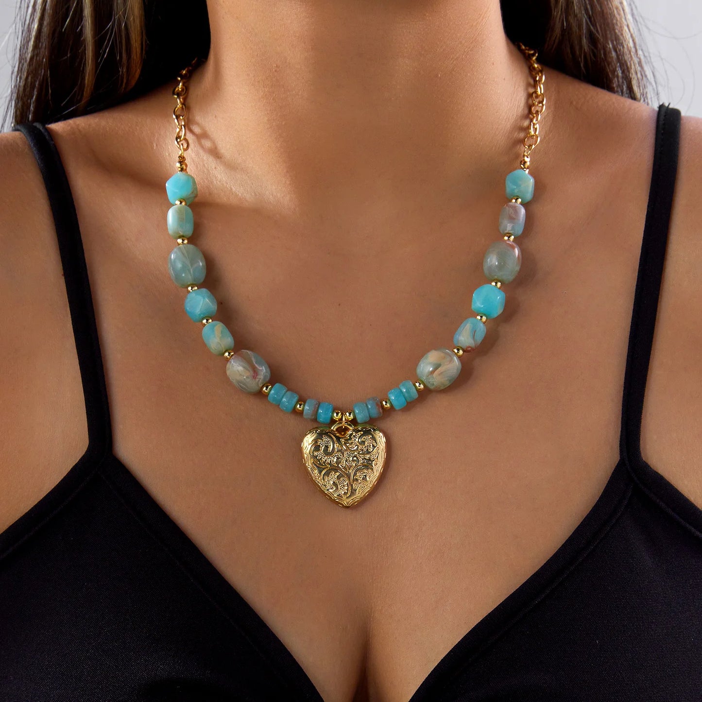 Colorful Irregular Resin Beaded Heart Pendant Necklace for Women Bohemia Brown Round Adjustable Choker Party Jewelry Gifts
