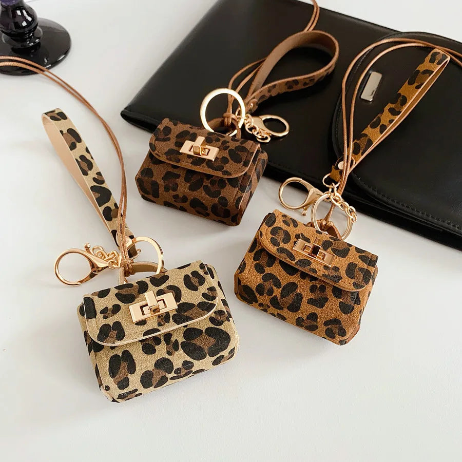 Bag Shape Leopard Print Leather Pendant Necklace Vintage Fashion Temperament  Sweater Chain Woman for Daily Accessories N1