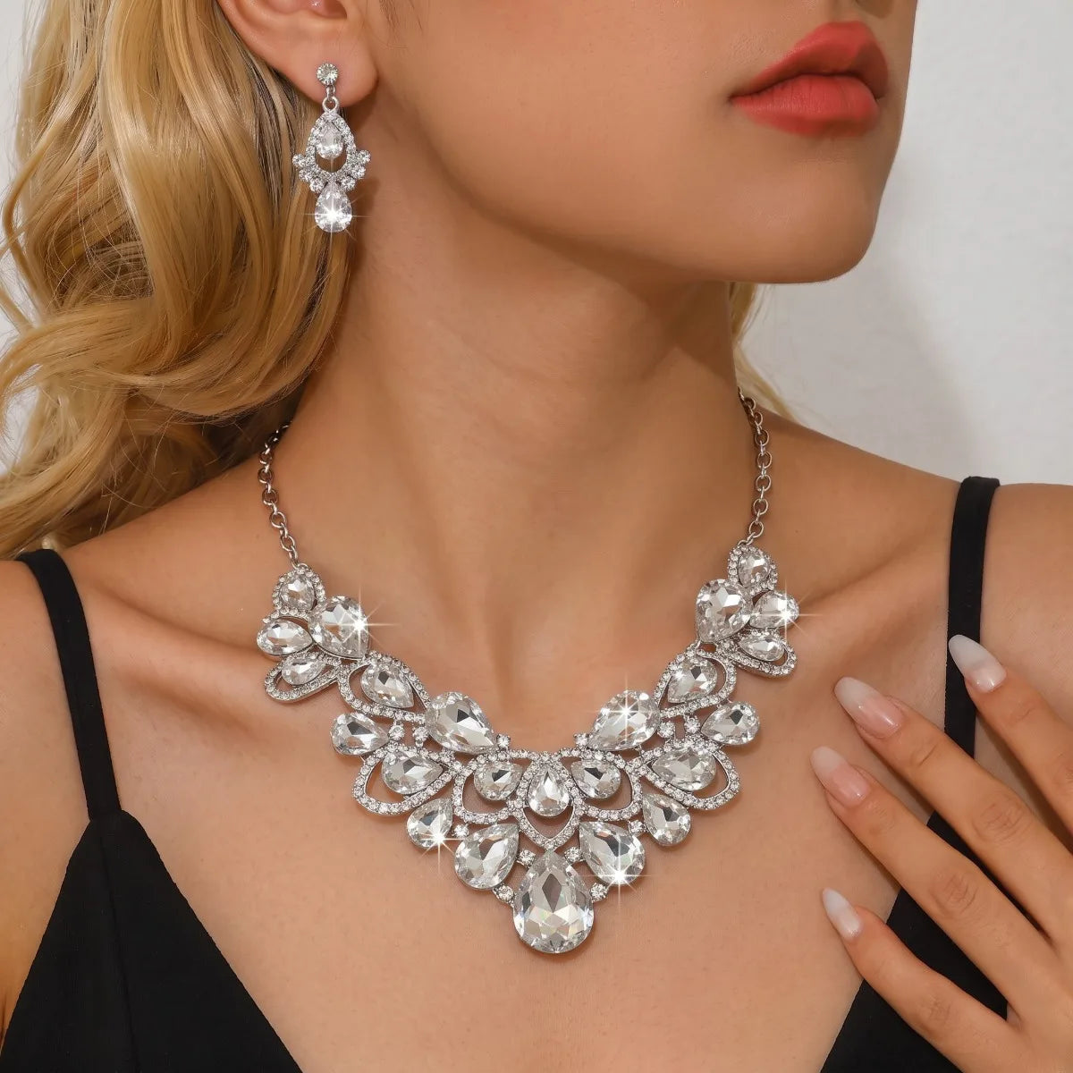 Sparkling Noble Hollow Water Drop Necklace Earrings Women's Evening Formal Dress Set Theme Party Matching Jewelry