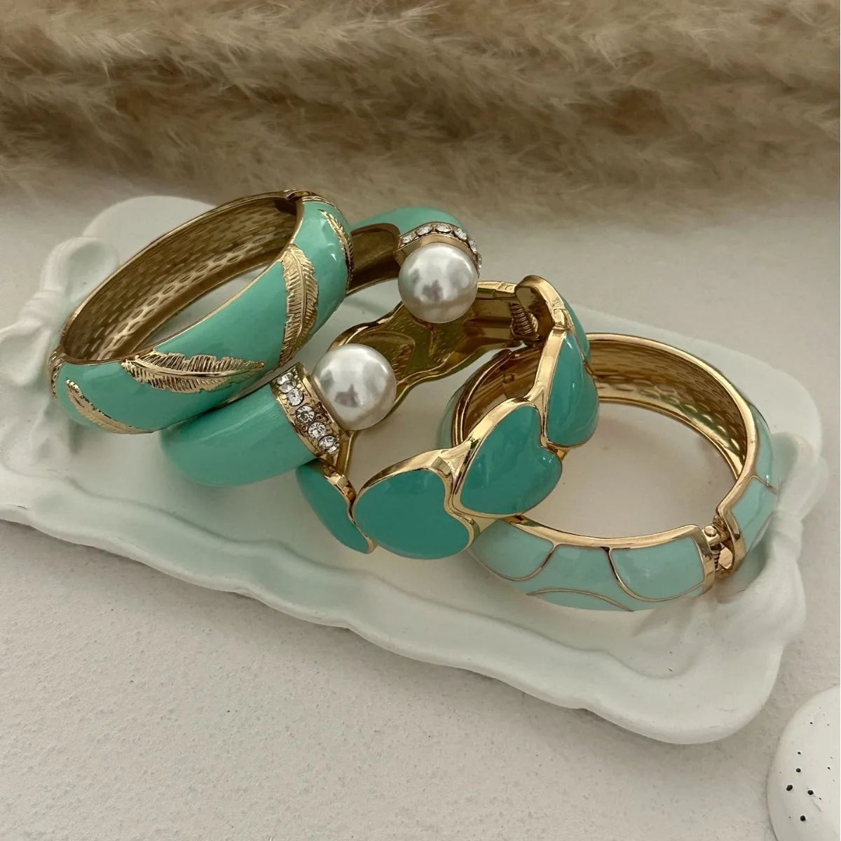 KMVEXO Imitation Enamel Feather Pattern Shape  Metal Wide Bangles for Women Geometric Irregular Spring Pearl Bracelet Jewelry