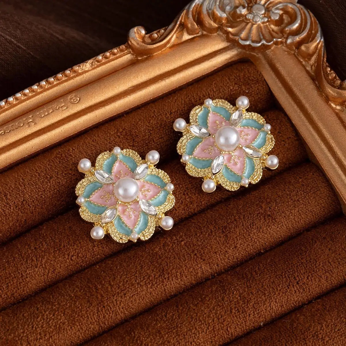 Ladies' Enamel Flower Earrings Exquisite Imitation Pearl Light Luxury Earrings Elegant and Unique Temperament Earrings Versatile