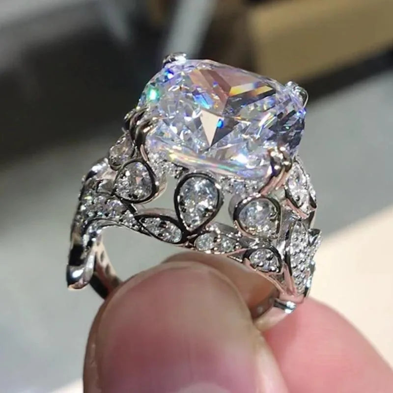Creative Hollow Design Gorgeous Cubic Zirconia Rings for Women Rose Golden Color/Silver Color Wedding Party Trendy Jewelry Gifts