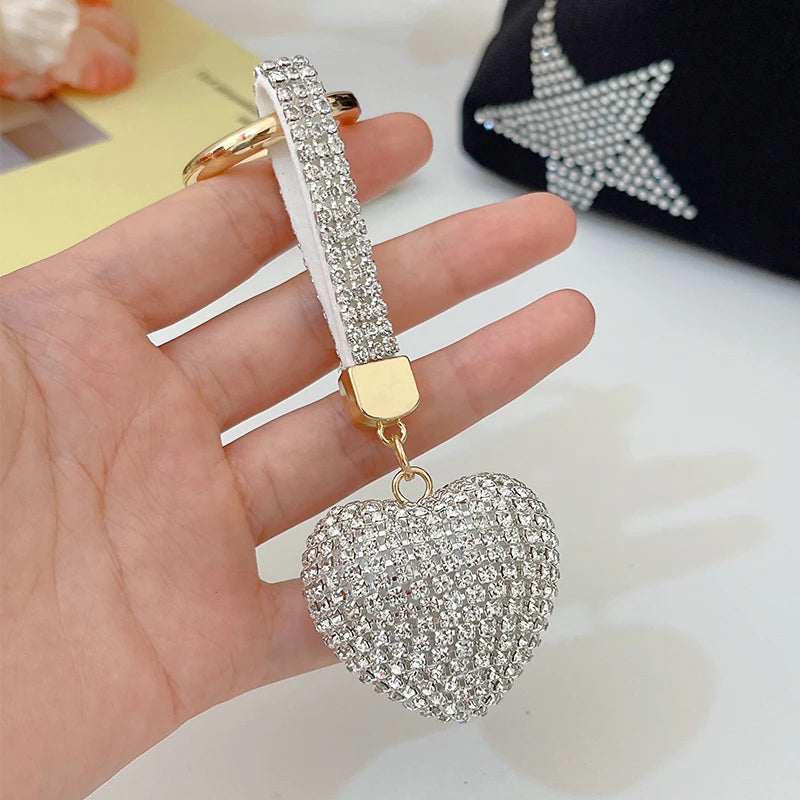 Full Crystals Anime Cartoon Keychain Wommen Bag Key Ring Hearts Bulldog Bears Souvenirs Gifts Брелоки