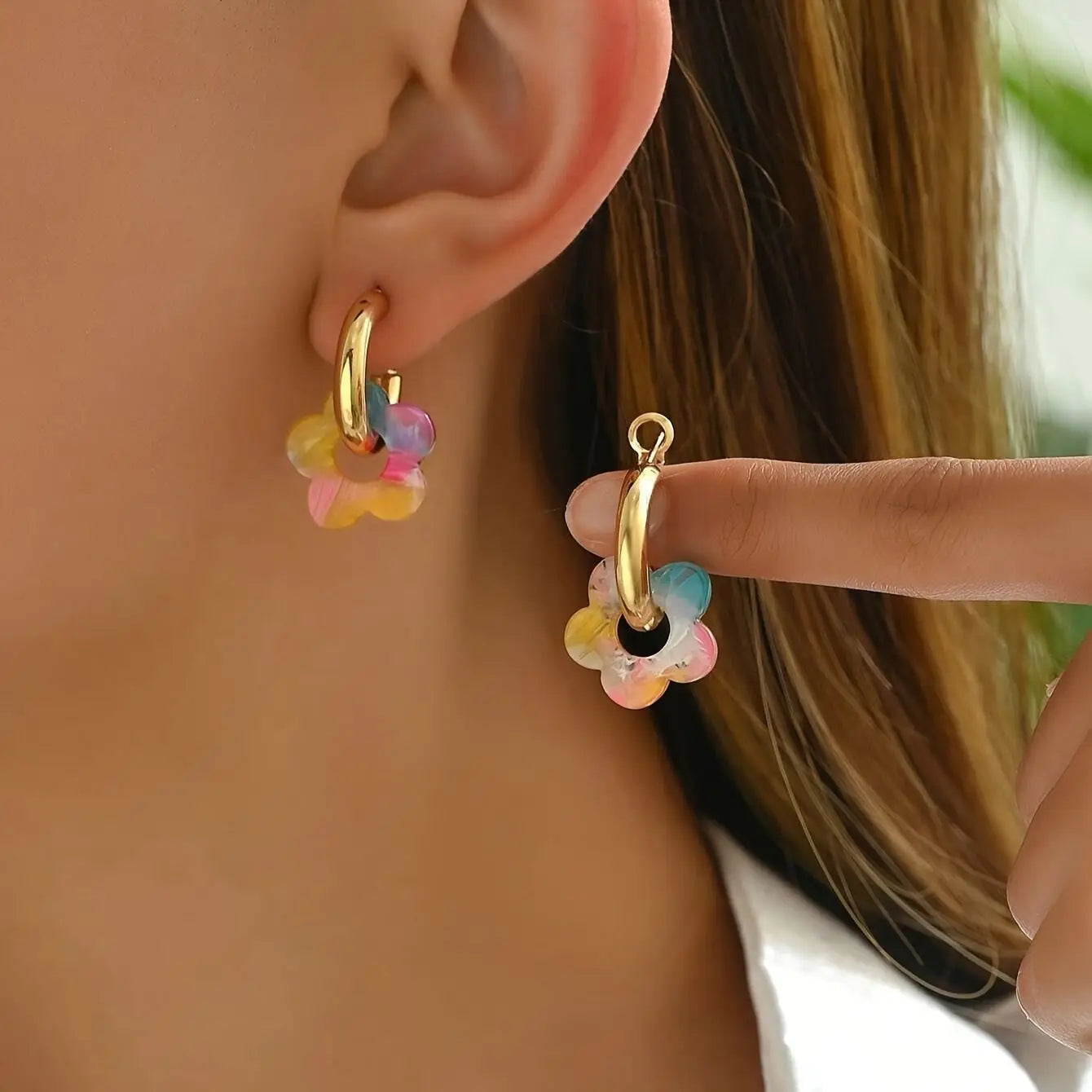 Acrylic Gradient Dopamine Flower Earrings, Female Niche Design, Light Luxury Temperament, Elegant and Versatile Earrings