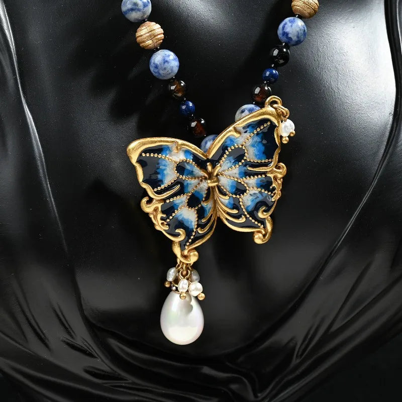 Butterfly Earrings for Women Pearls Autumn Winter Vintage Palace Style Jewelry Light Luxury Elegant Versatile Aretes De Mujer