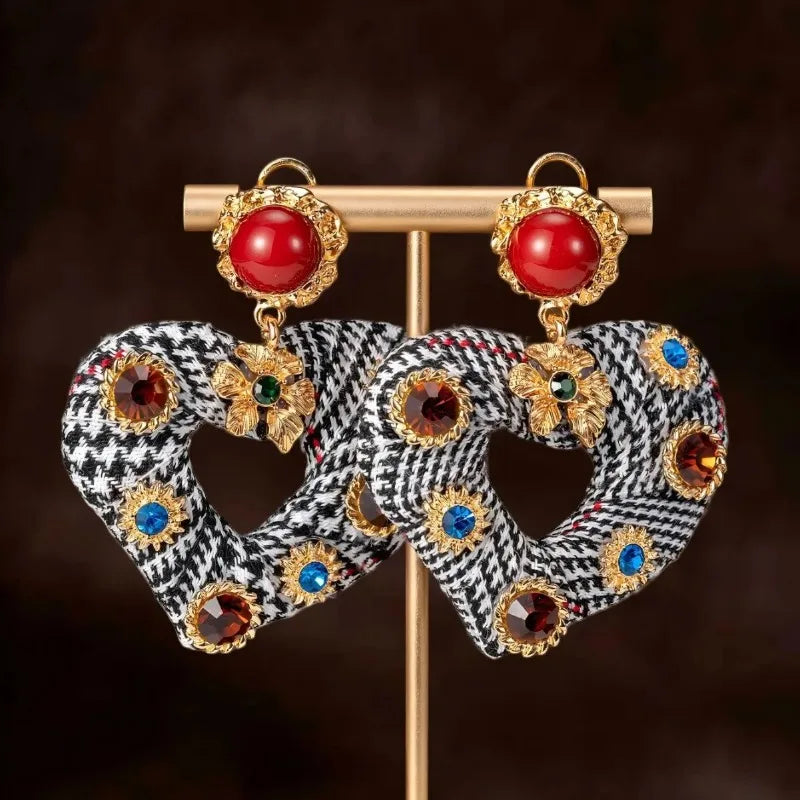 Vintage Style Luxury Thousand Bird Grid Heart-shaped Earring for Women Fashion Simple Zircon Heart-shaped Earring Party Jewelry
