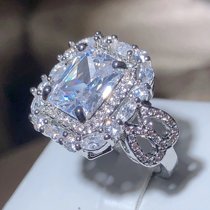 Gorgeous Square Shape Women Ring Full Bling Iced Out Micro Pave Crystal Zircon Dazzling Bridal Ring Wedding Engage Ring