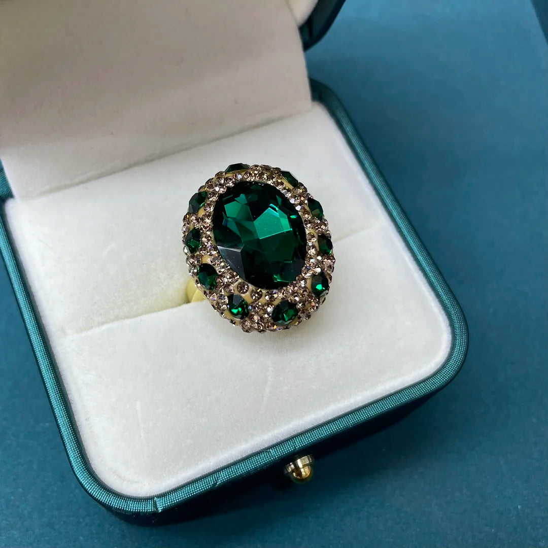 Green Crystal Ring Full of Diamonds Noble Temperament Light Luxury Jewelry Vintage Design for Wedding Party High-end Jewelry