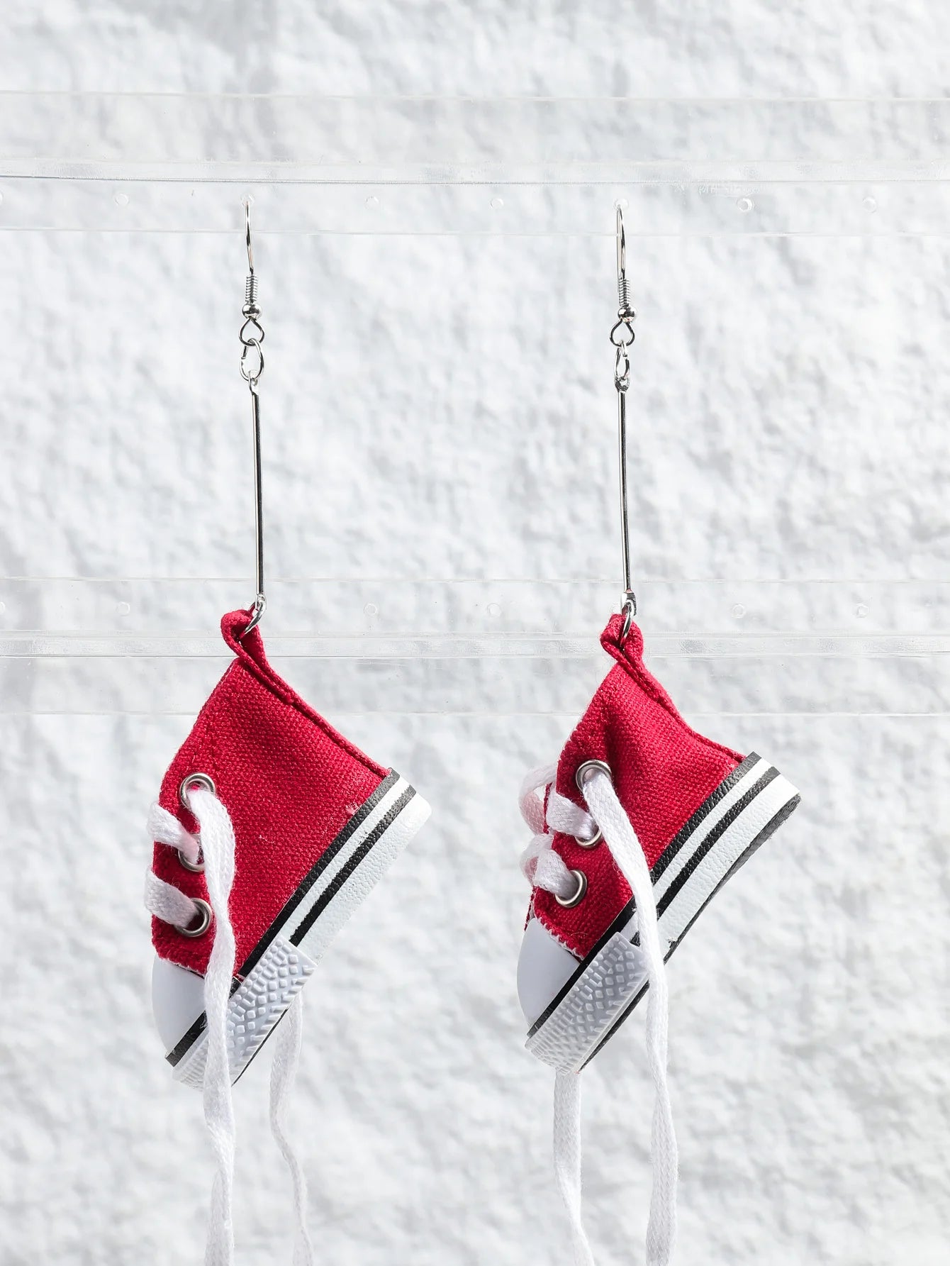 Creative 3D Canvas Shoes Pendant Earrings for Women Fashion Funny Sneaker Tennis Shoe Drop Earrings Party Jewelry Gifts