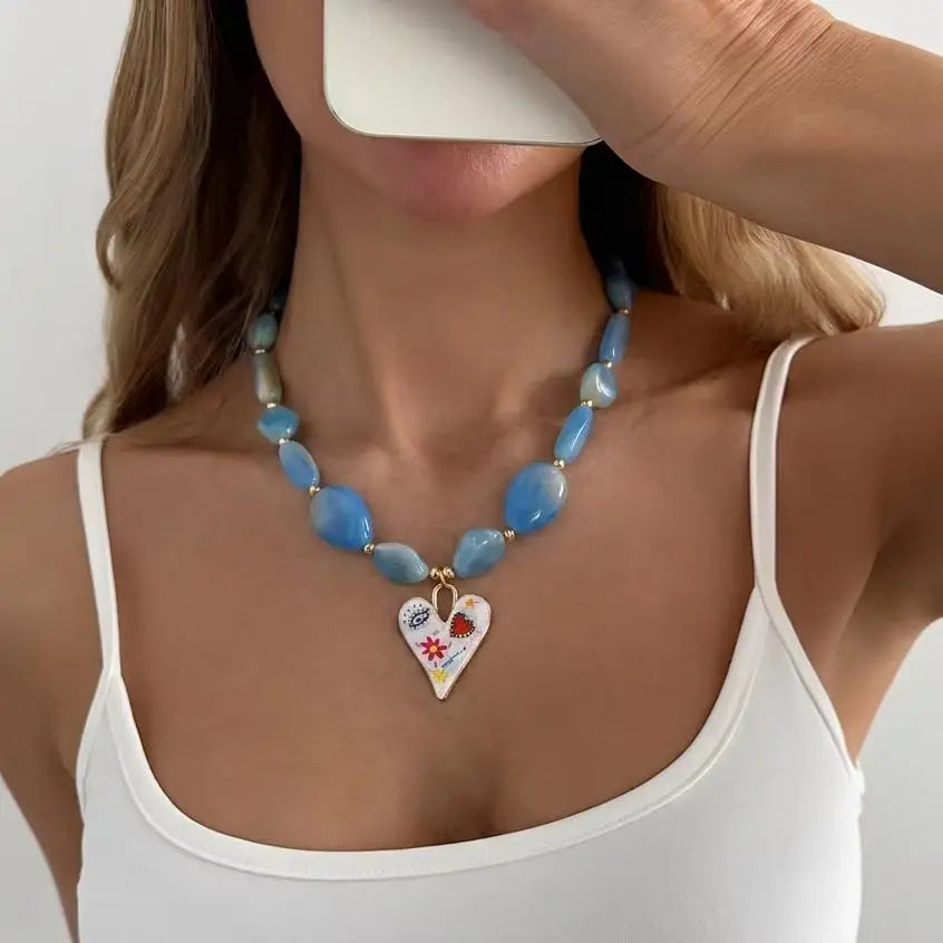 Colorful Irregular Resin Beaded Heart Pendant Necklace for Women Bohemia Brown Round Adjustable Choker Party Jewelry Gifts