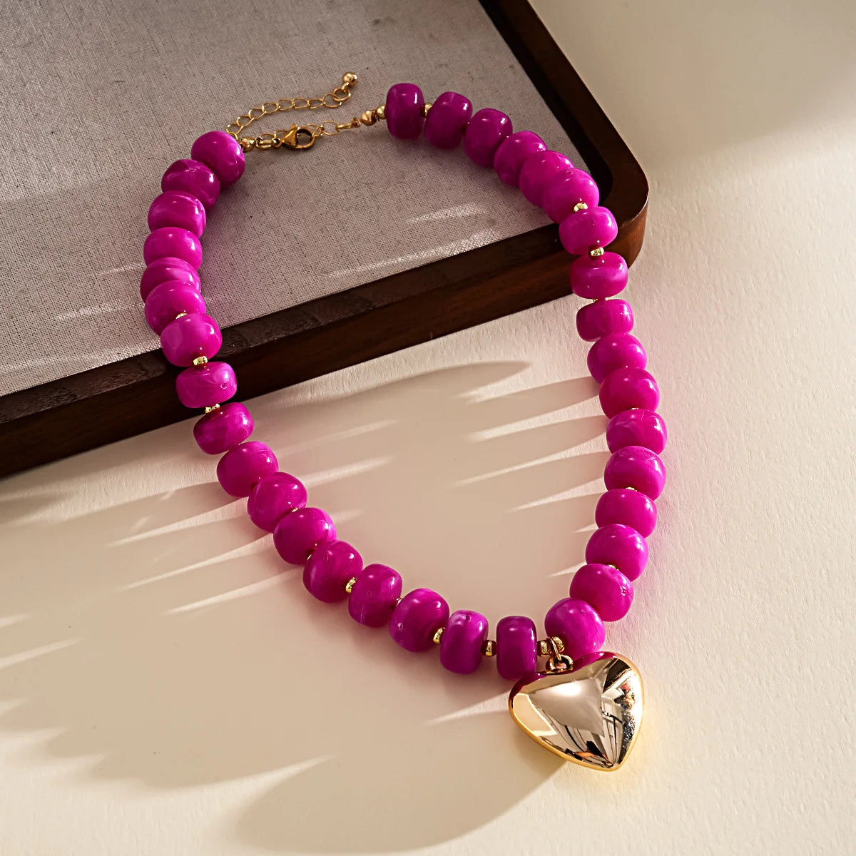KMVEXO Bohemia Colorful Resin Beaded Heart Pendant Acrylic Necklaces for Women Aesthetic Y2K Fashion Choker Necklace Jewelry ﻿