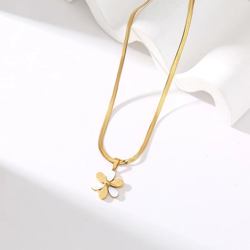 EILIECK 316L Stainless Steel Simple Flower Pendant Necklace For Women Girl New Party Gift Neck Chain Waterproof Jewelry Collar