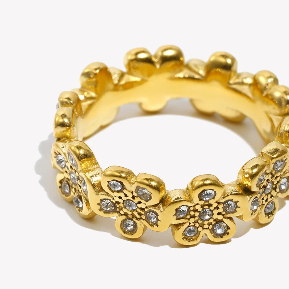 E.B.belle Flower Micro Inlaid Small Daisy Ring Tarnish Free 316L Stainless Steel Jewelry 18K Gold Plated Decoration