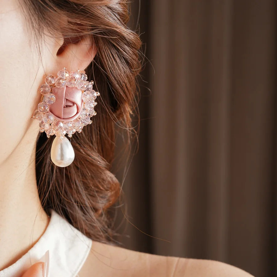 Flower Water Drop Pearl Earrings for Women 2025 French Retro Sweet Drop Earring High-end Fashion Luxury Designer Jewelry
