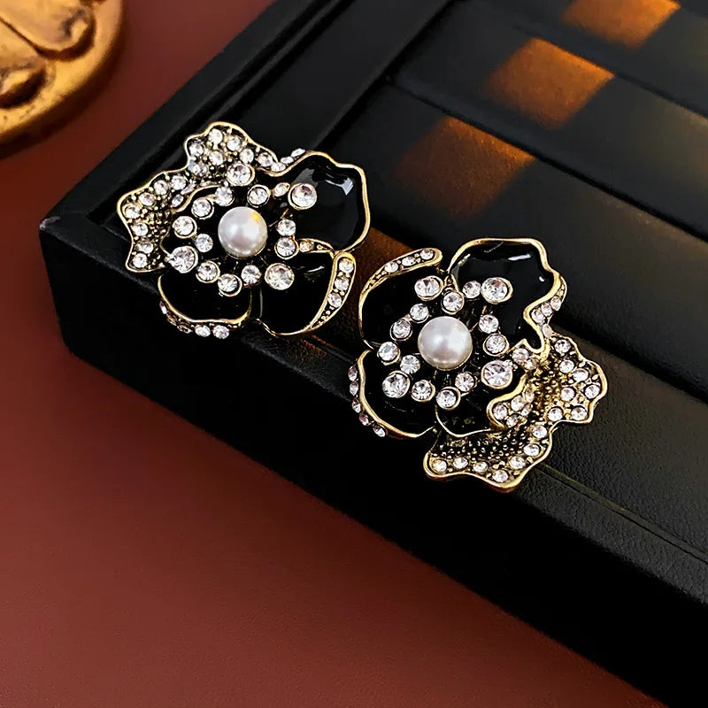 Imitation Pearl Flowers Stud Earrings French Retro Exquisite Luxury Dropping Chain Necklace Romantic Jewelry Sets Wedding H