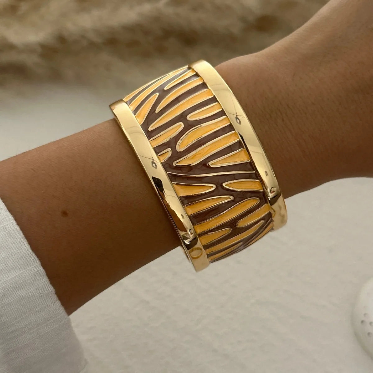 KMVEXO Yellow Dopamine Style Bangles Creative Design Fashionable Temperament Drip Oil Imitate Enamel Bracelet Women Jewelry