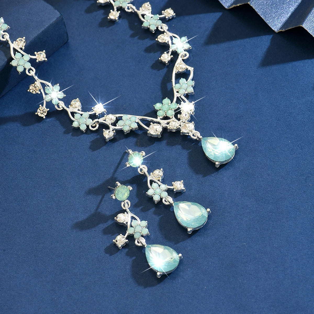 Light Luxury Diamond Inlaid Zircon Necklace Earrings Angel Tears Jewelry Two-Piece Set Wedding Accessories