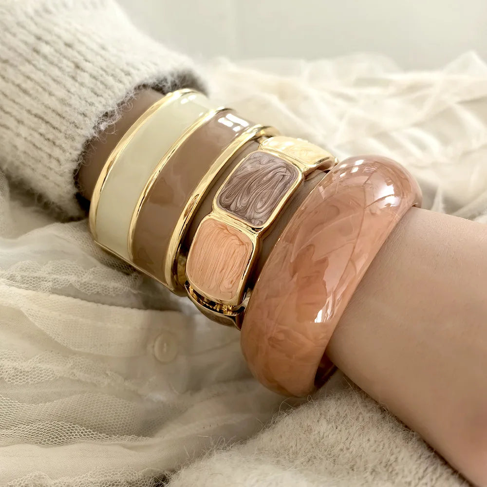 KMVEXO Vintage Punk Enamel Geometry Metal Wide Chunky Cuff Bangles for Women Resin Bracelet Party Jewelry Accessories ﻿